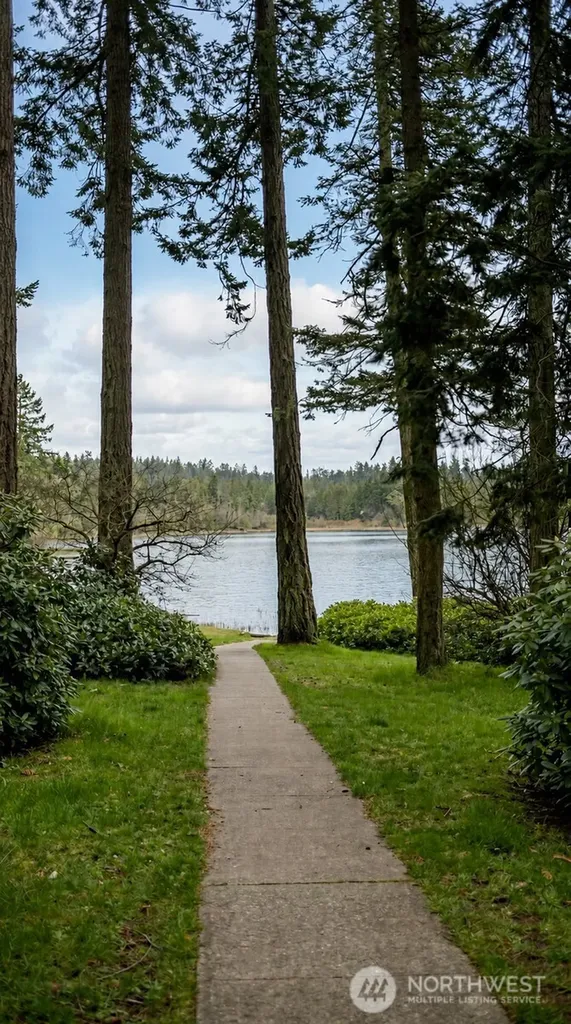 75 NW Columbia Drive Oak Harbor WA 98277