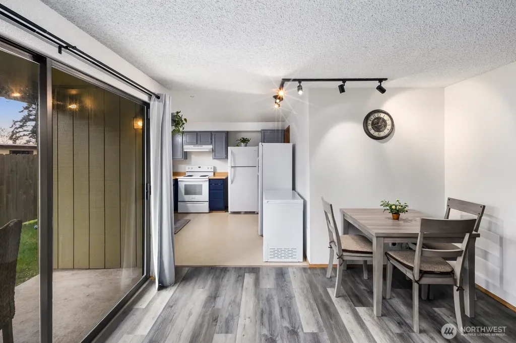75 NW Columbia Drive Oak Harbor WA 98277