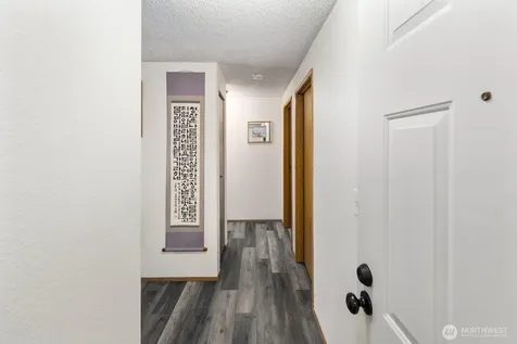 75 NW Columbia Drive Oak Harbor WA 98277
