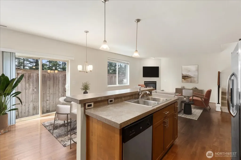 15806 14th Avenue W Lynnwood WA 98087