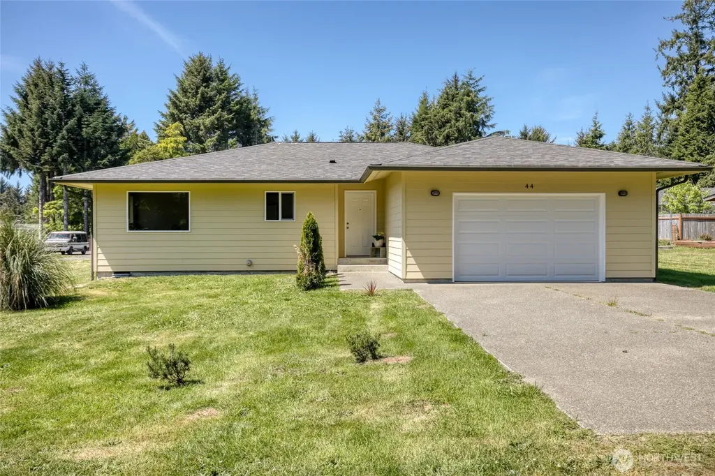 44 Hale Avenue Hoquiam WA 98550