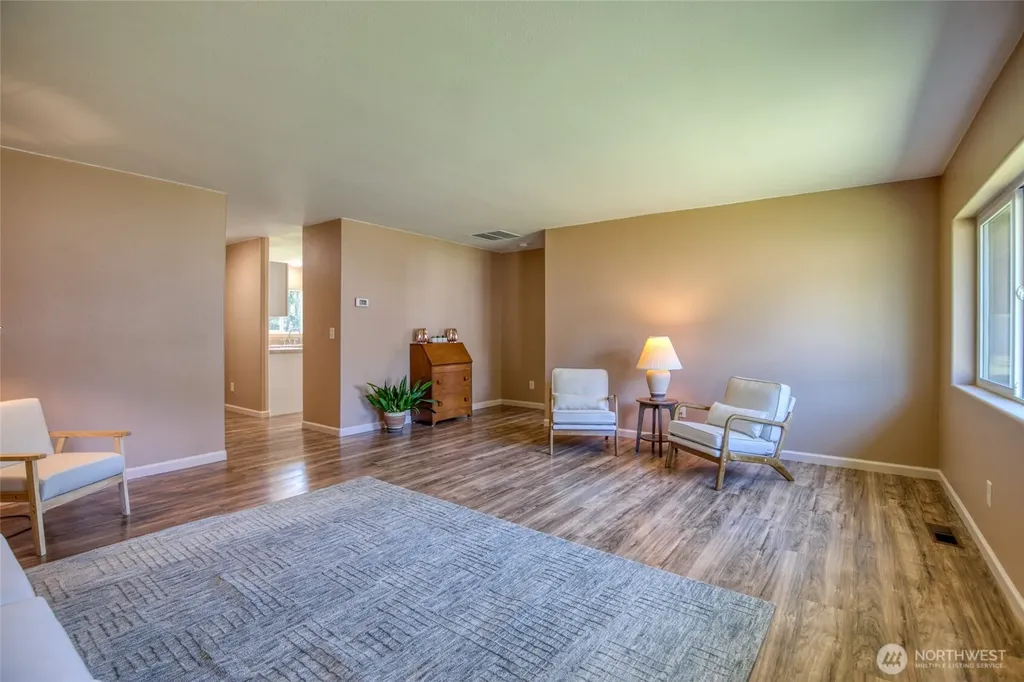 44 Hale Avenue Hoquiam WA 98550