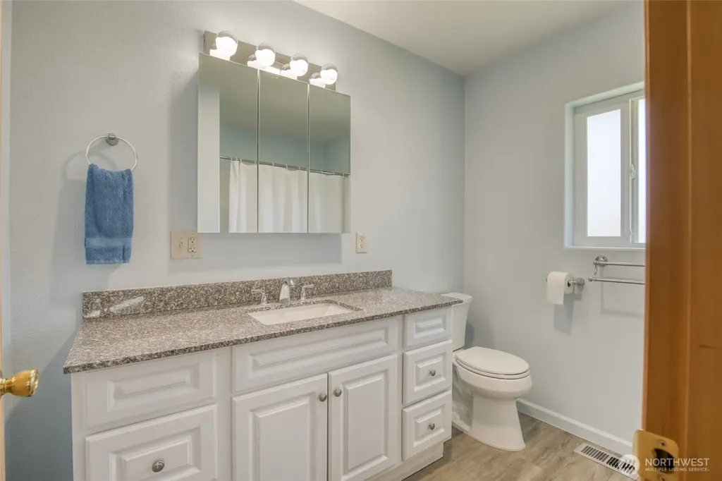 44 Hale Avenue Hoquiam WA 98550