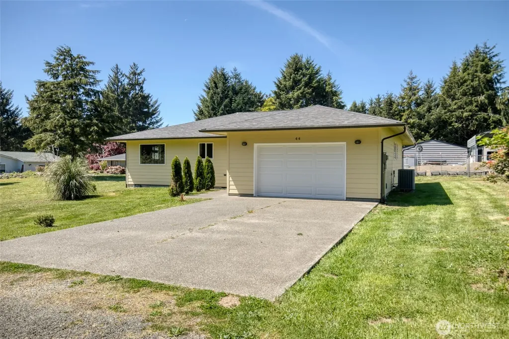 44 Hale Avenue Hoquiam WA 98550