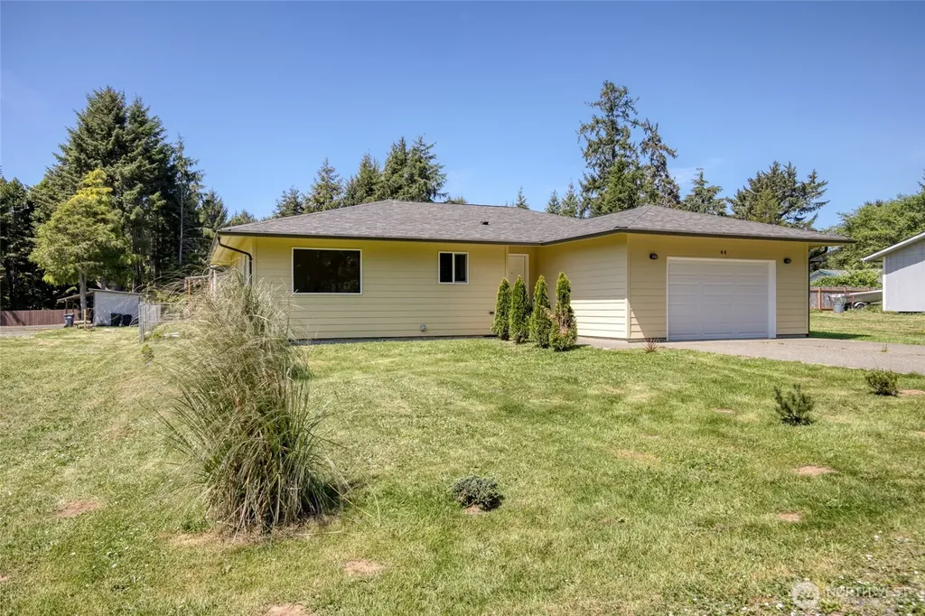 44 Hale Avenue Hoquiam WA 98550