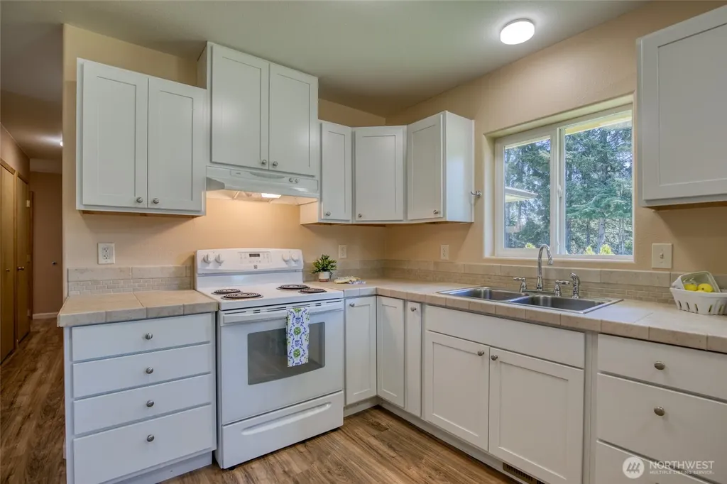 44 Hale Avenue Hoquiam WA 98550