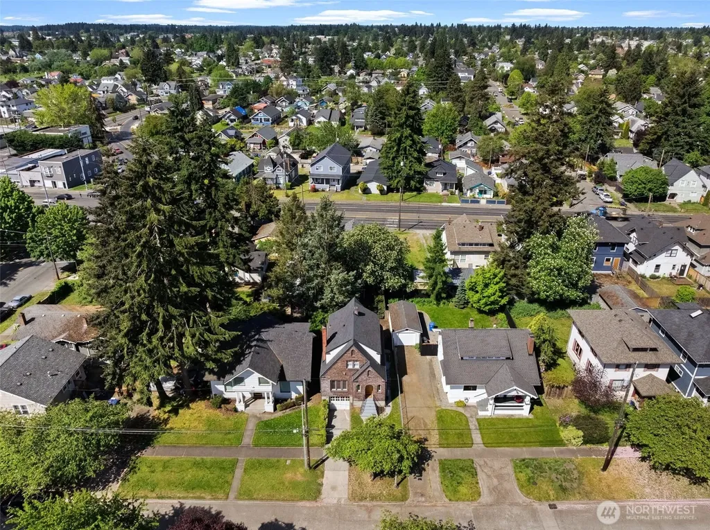 942 S Ridgewood Avenue Tacoma WA 98405