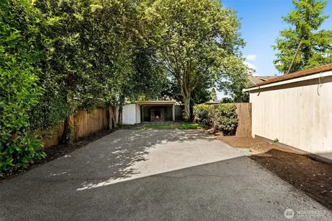 942 S Ridgewood Avenue Tacoma WA 98405