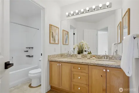 23991 SE 10th Street Sammamish WA 98075