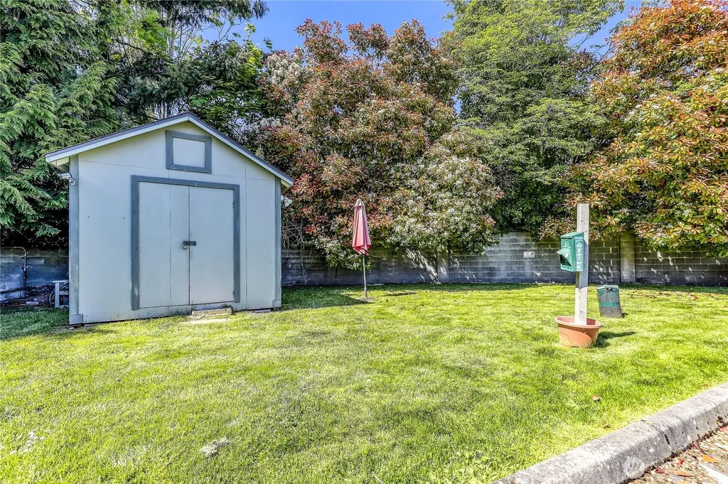 153 Madison Avenue N Bainbridge Island WA 98110