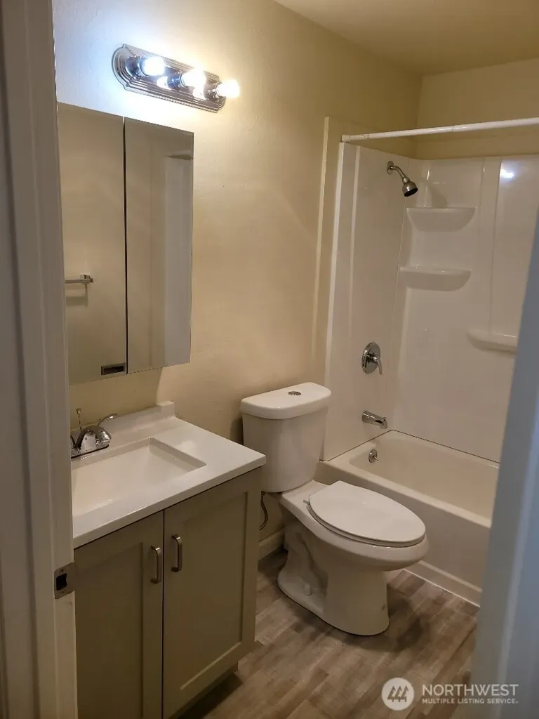 16 147th Avenue SE Bellevue WA 98007