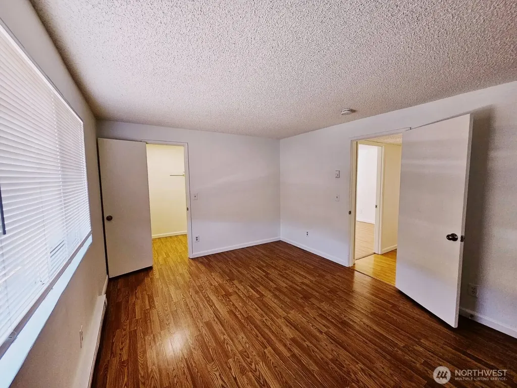 16 147th Avenue SE Bellevue WA 98007