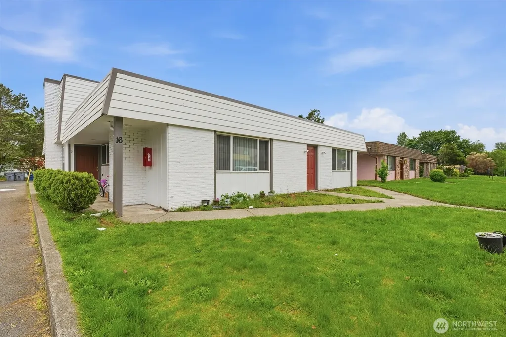 16 147th Avenue SE Bellevue WA 98007