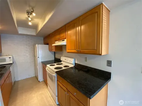 16 147th Avenue SE Bellevue WA 98007