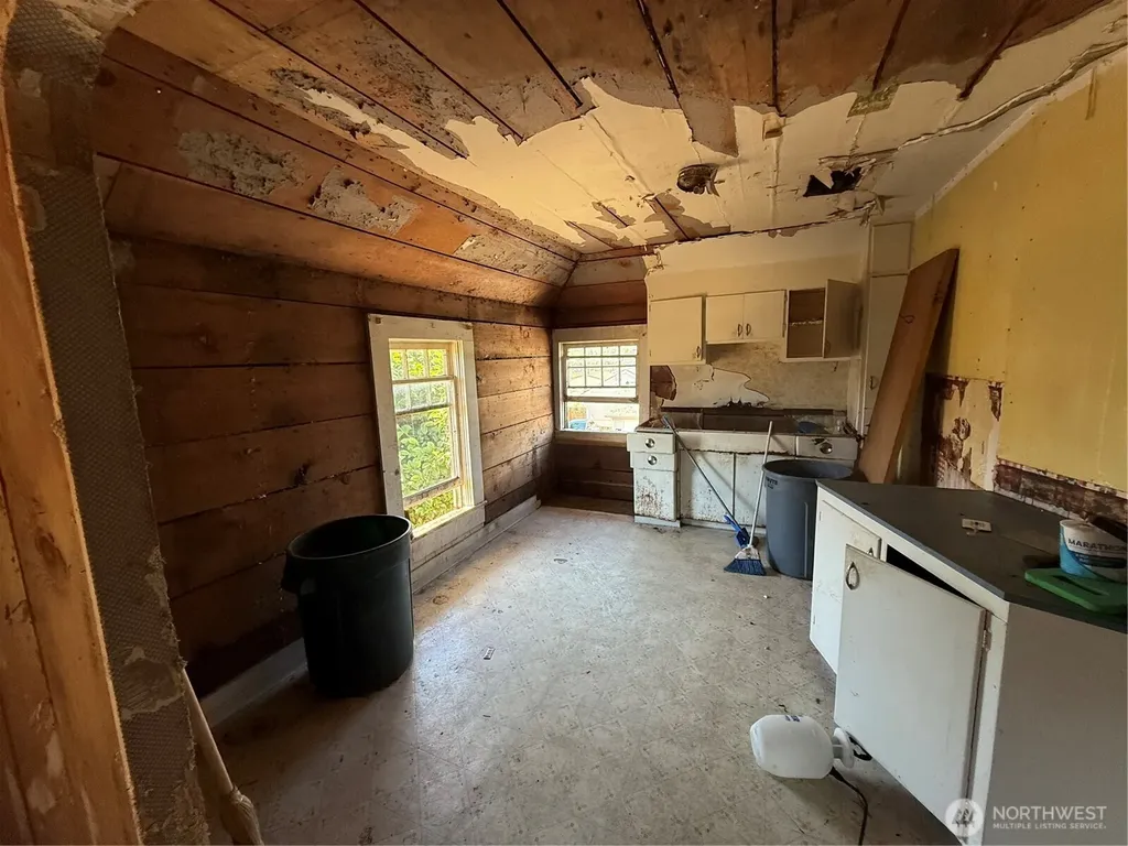 222 12th Street Raymond WA 98577