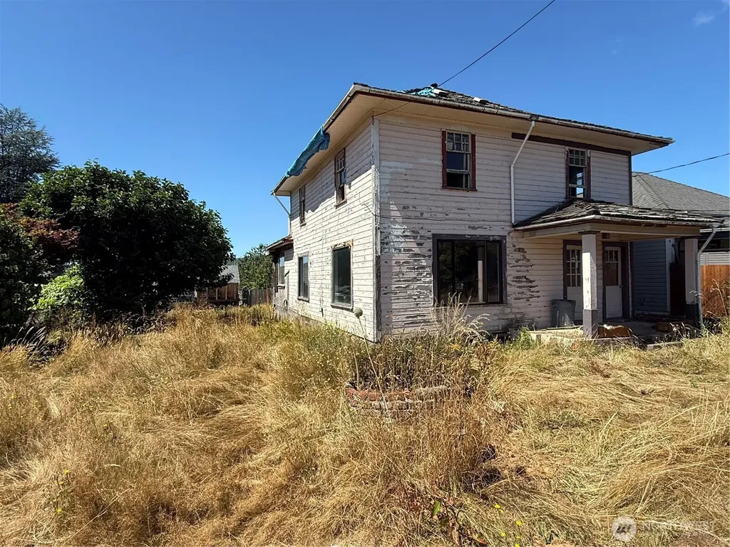 222 12th Street Raymond WA 98577