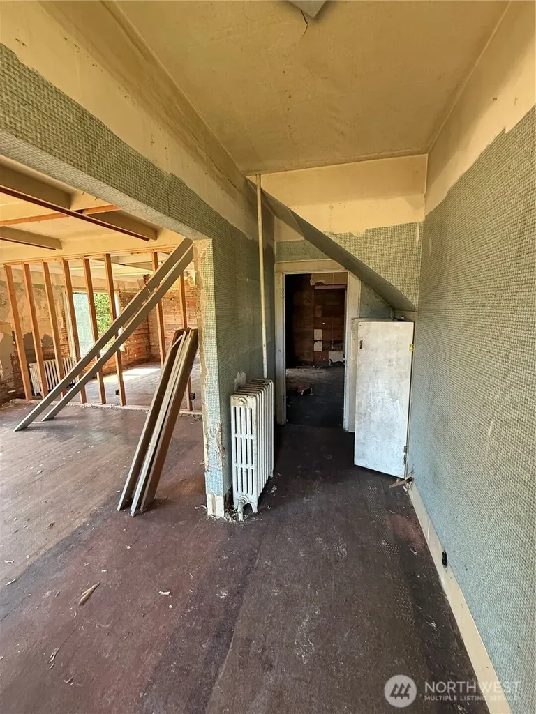 222 12th Street Raymond WA 98577