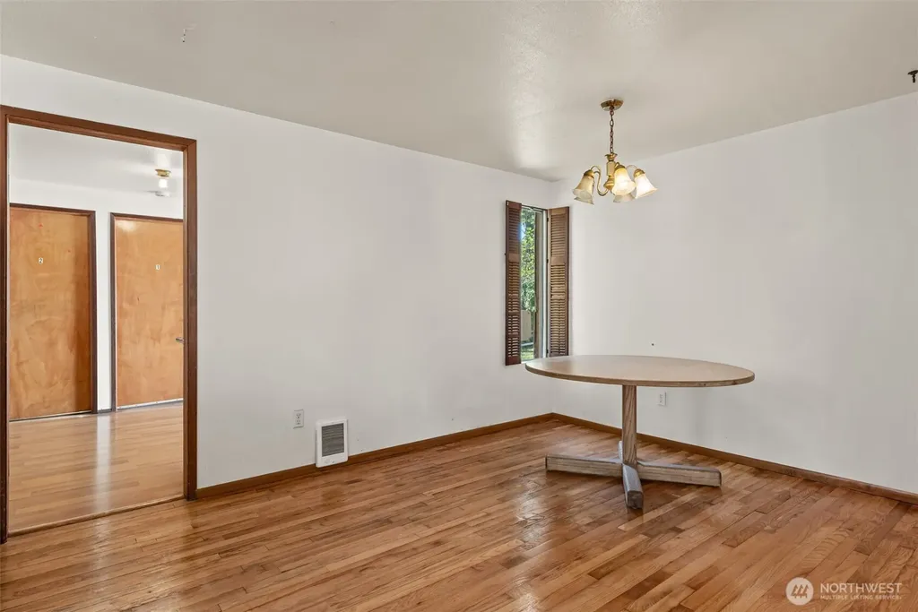 13721 37th Avenue NE Seattle WA 98125