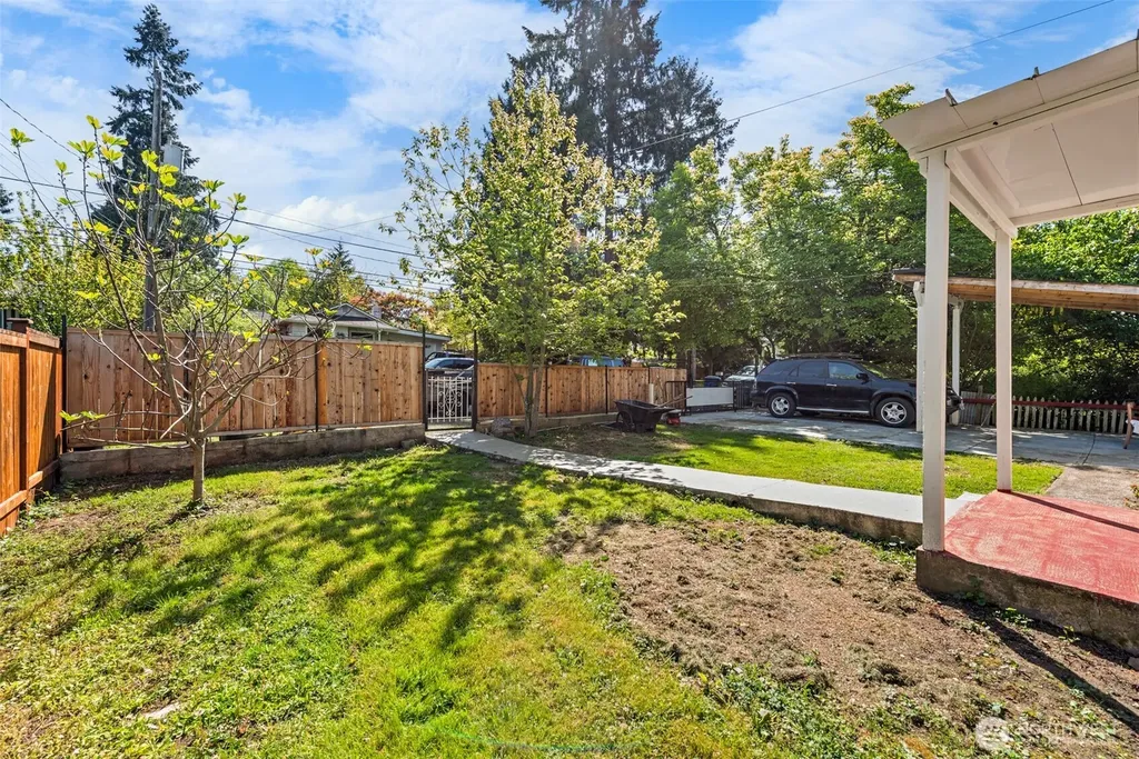 13721 37th Avenue NE Seattle WA 98125
