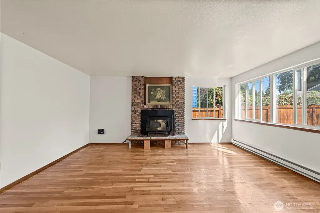 13721 37th Avenue NE Seattle WA 98125