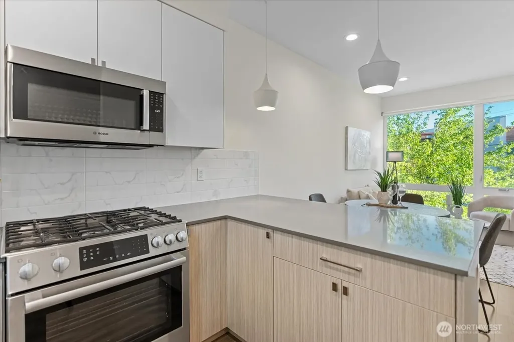 2310 W Newton Street Seattle WA 98199