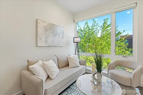 2310 W Newton Street Seattle WA 98199