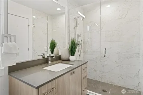 2310 W Newton Street Seattle WA 98199