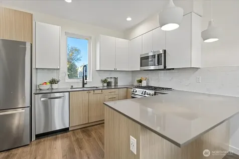 2310 W Newton Street Seattle WA 98199