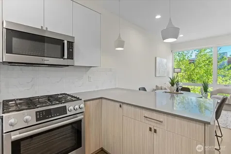 2310 W Newton Street Seattle WA 98199