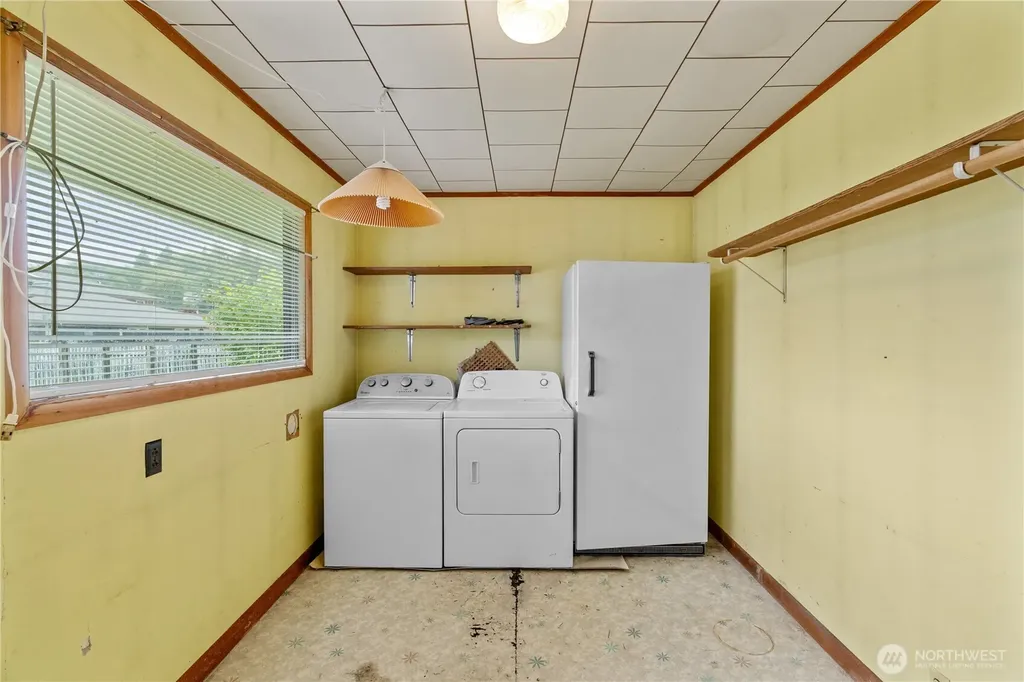 106 Jefferson Street South Bend WA 98586