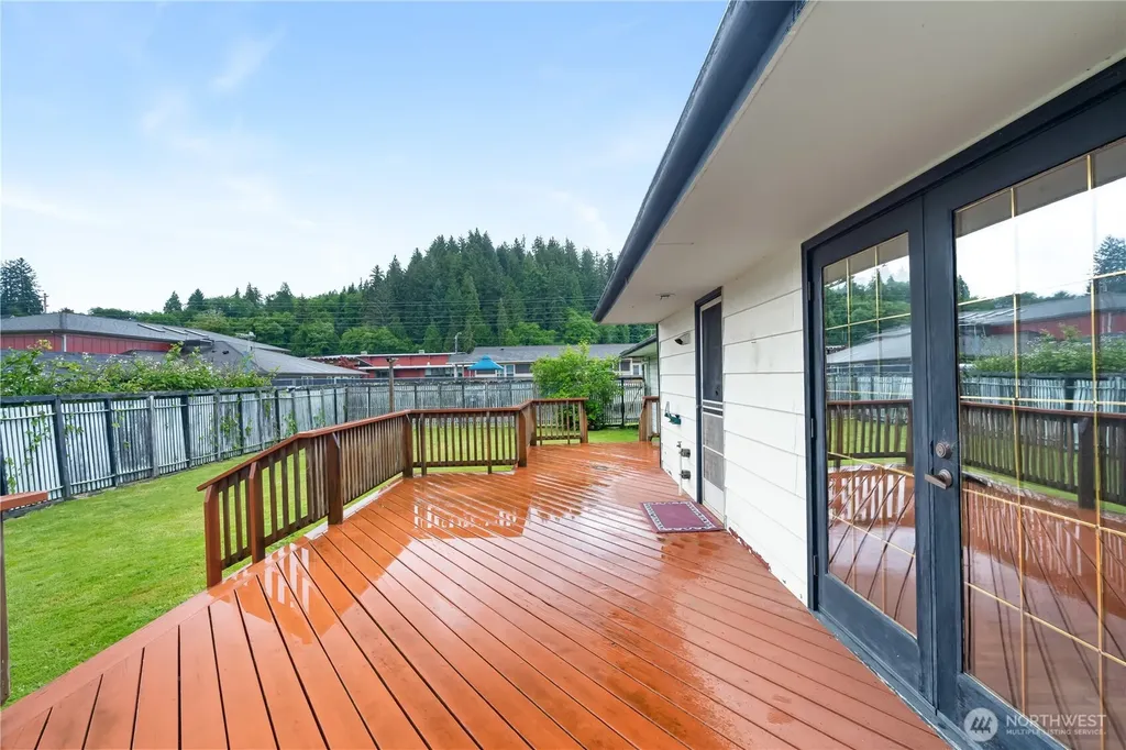 106 Jefferson Street South Bend WA 98586
