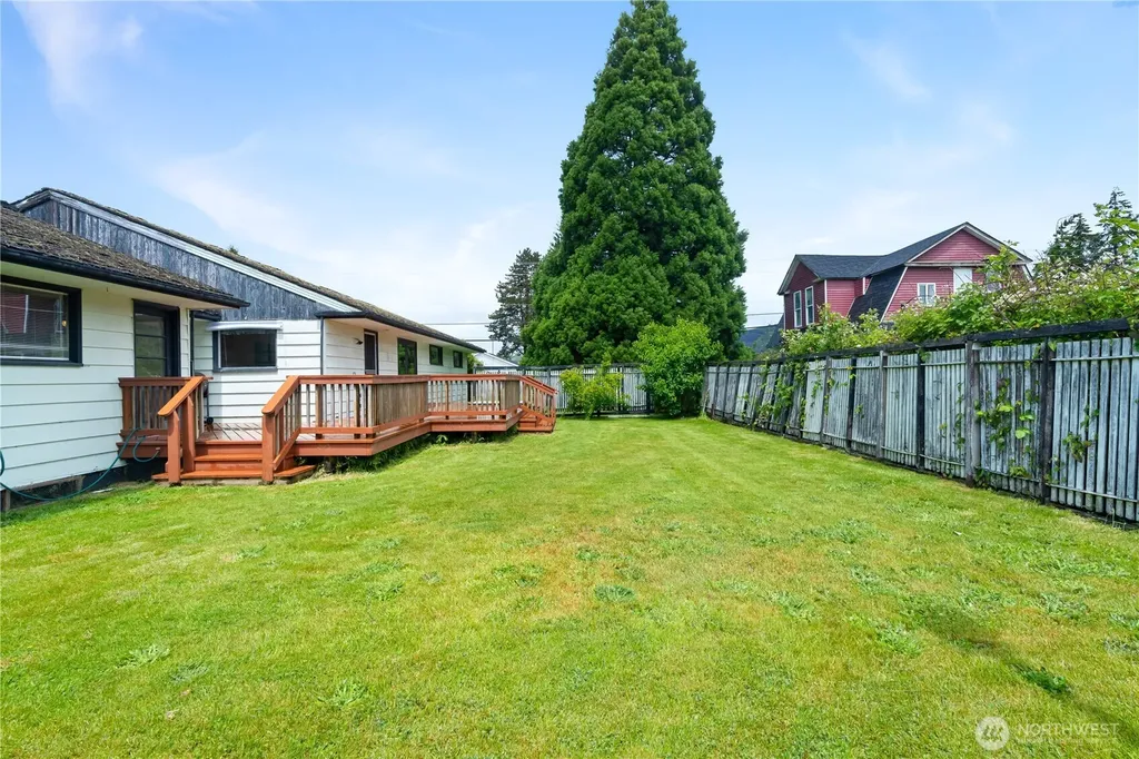 106 Jefferson Street South Bend WA 98586