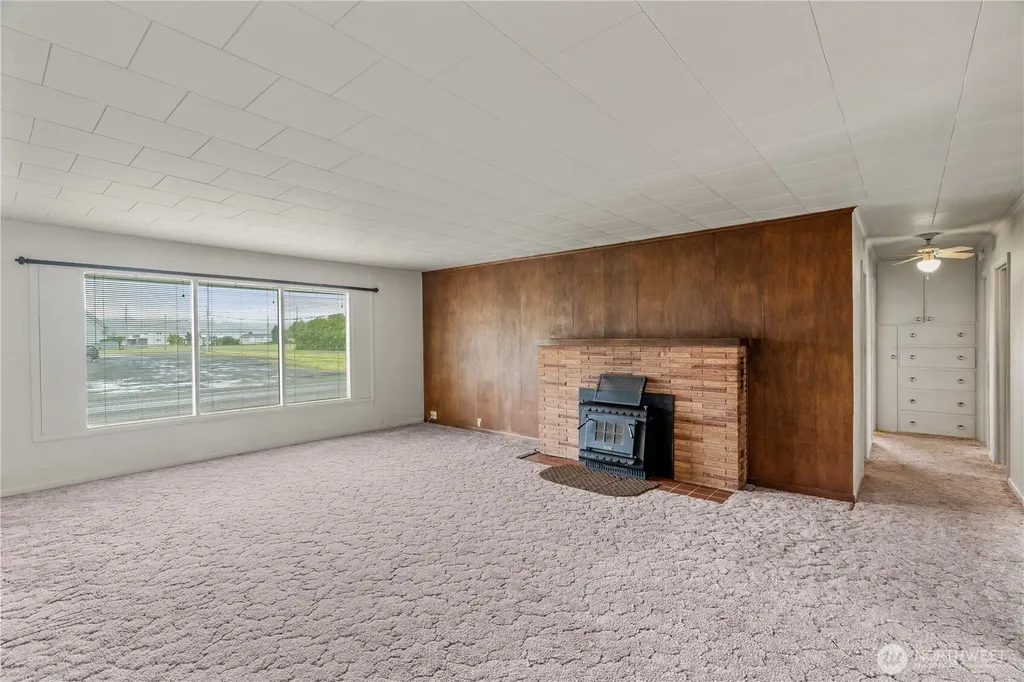 106 Jefferson Street South Bend WA 98586