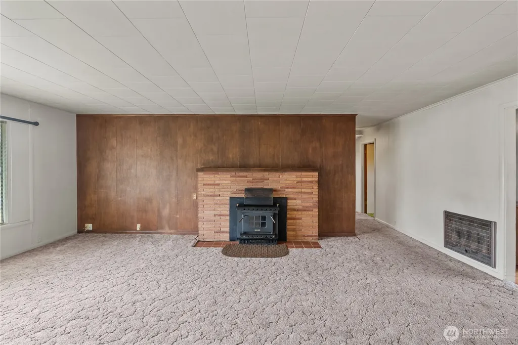 106 Jefferson Street South Bend WA 98586