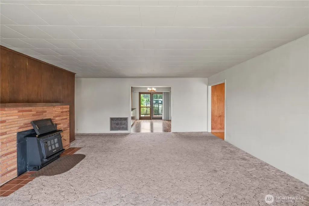 106 Jefferson Street South Bend WA 98586