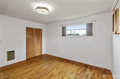 106 Jefferson Street South Bend WA 98586