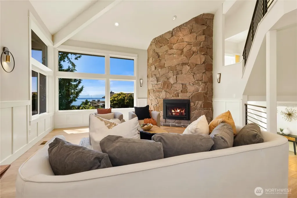 13731 65th Place W Edmonds WA 98026