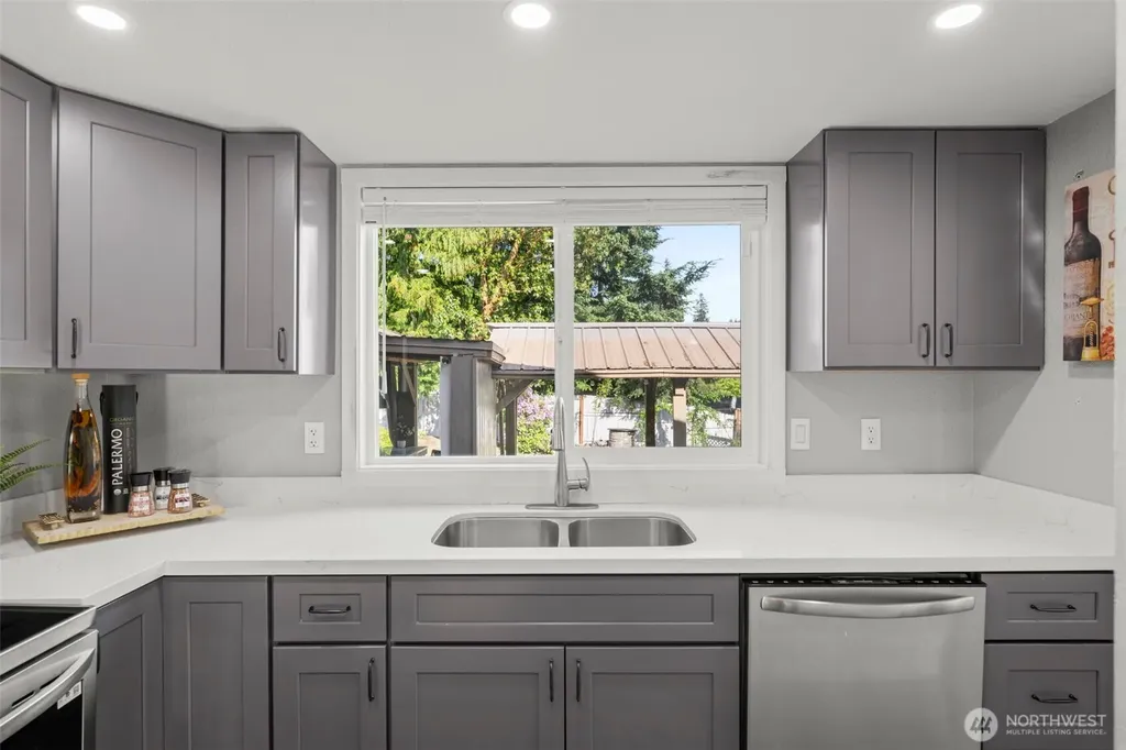 1706 Balsa Court Milton WA 98354