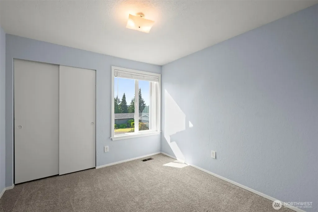 1706 Balsa Court Milton WA 98354