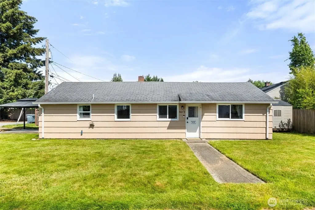 805 1/2 4th Avenue SW Puyallup WA 98371