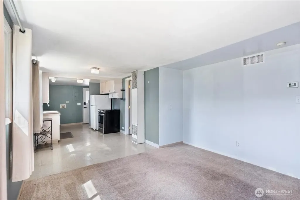 805 1/2 4th Avenue SW Puyallup WA 98371