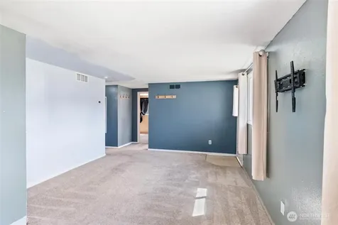 805 1/2 4th Avenue SW Puyallup WA 98371