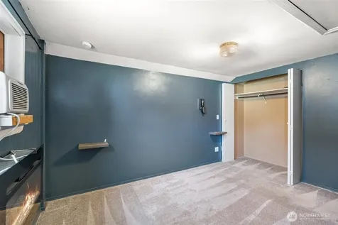 805 1/2 4th Avenue SW Puyallup WA 98371