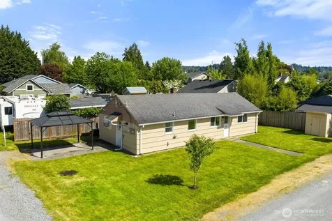 805 1/2 4th Avenue SW Puyallup WA 98371