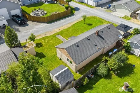 805 1/2 4th Avenue SW Puyallup WA 98371