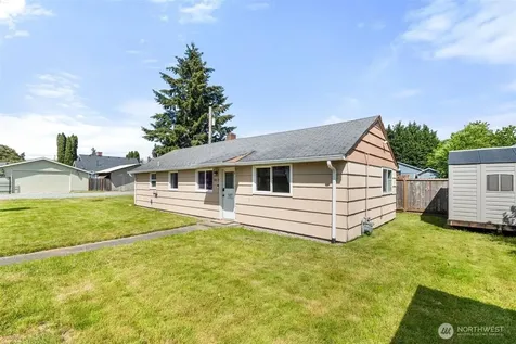805 1/2 4th Avenue SW Puyallup WA 98371