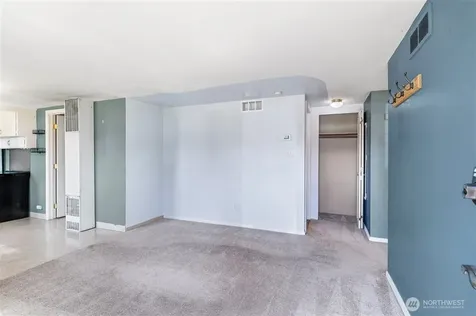 805 1/2 4th Avenue SW Puyallup WA 98371