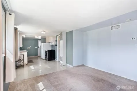 805 1/2 4th Avenue SW Puyallup WA 98371