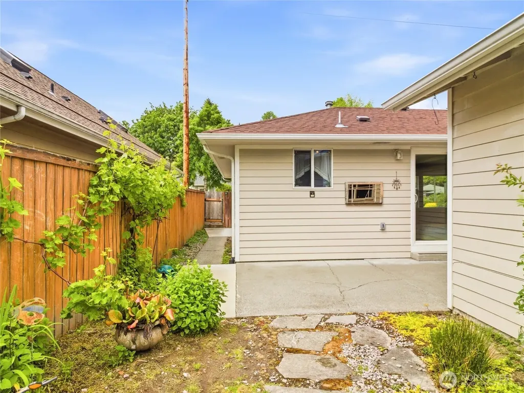 1107 North Street SE Tumwater WA 98501