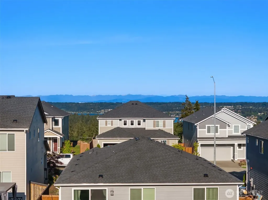 1162 Panoramic Loop Bremerton WA 98312